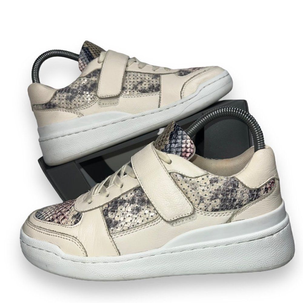 Vince Camuto Sargita Snakeskin Print Casual Sneakers Beige / Multicolor Women's